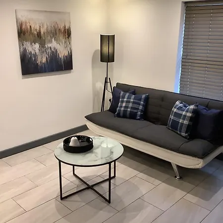 Modern 2 Bed Apartment In Bicester Town Centre Exterior photo